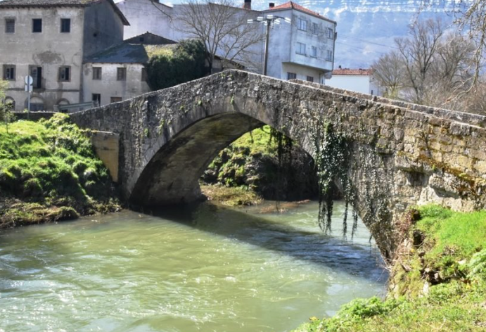 uharte-arakil-y-monasterio-de-zamartze-tour-guiado-por-voz-en-uharte